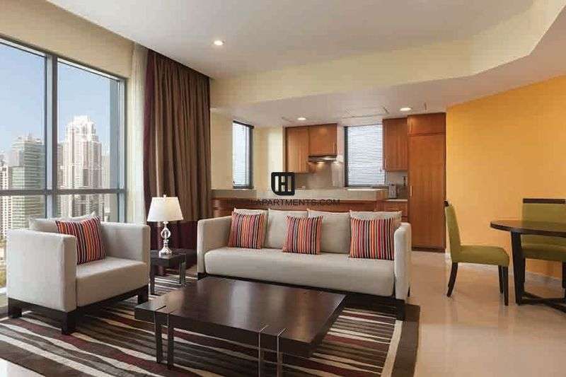 Stay in the Heart of Downtown - Stay long & Pay Less 