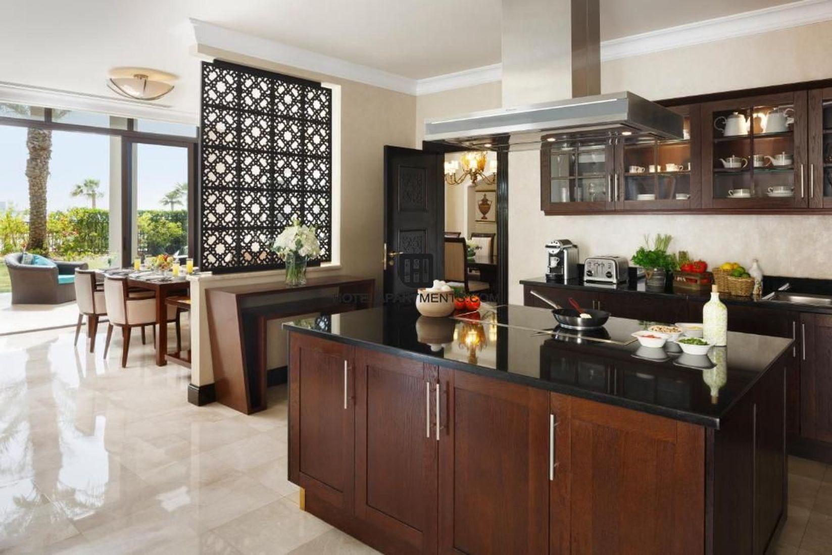 Ultra Luxury Apartment: Four Bedroom Lagoon Villa in The Palm Jumeirah