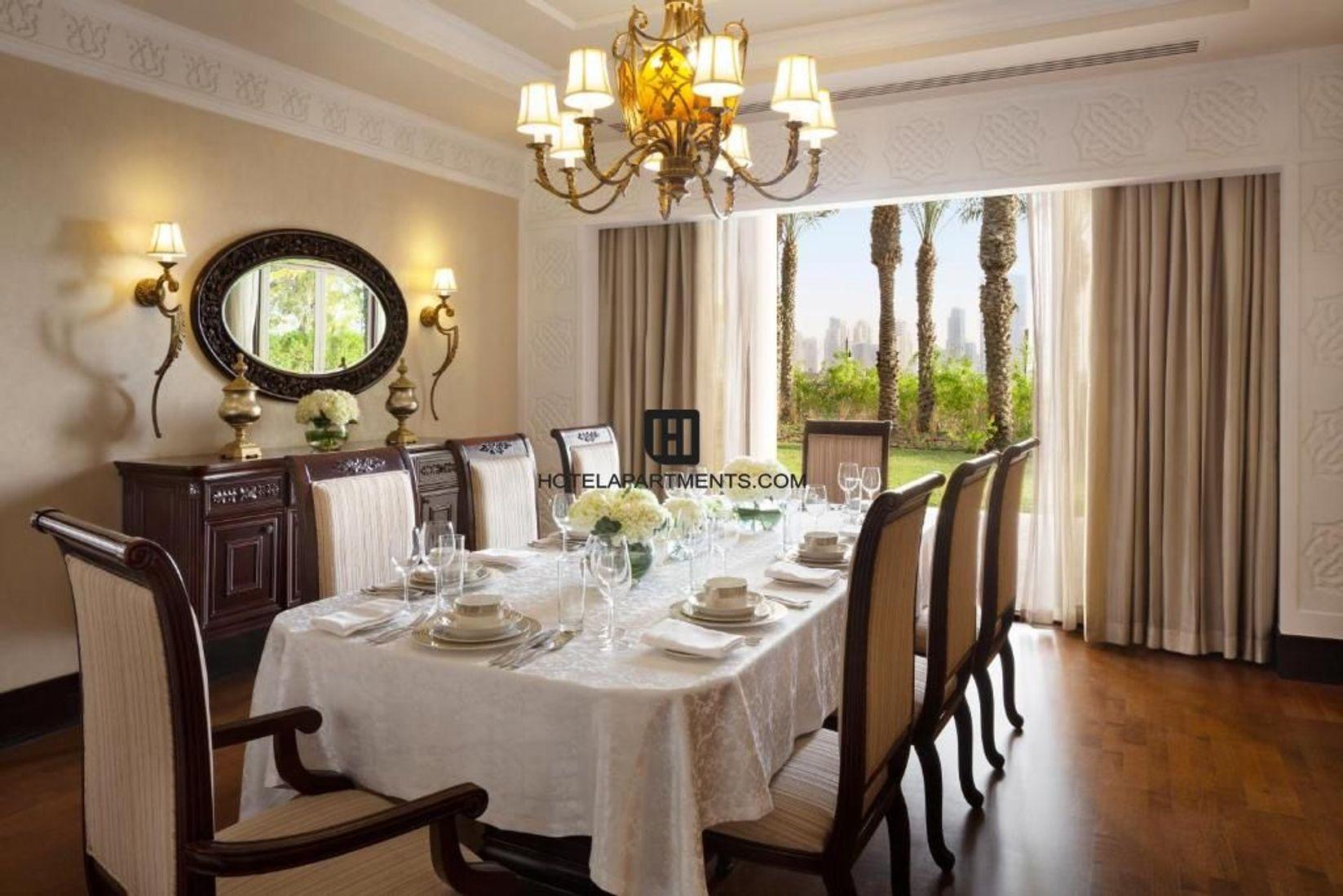 Ultra Luxury Apartment: Four Bedroom Lagoon Villa in The Palm Jumeirah
