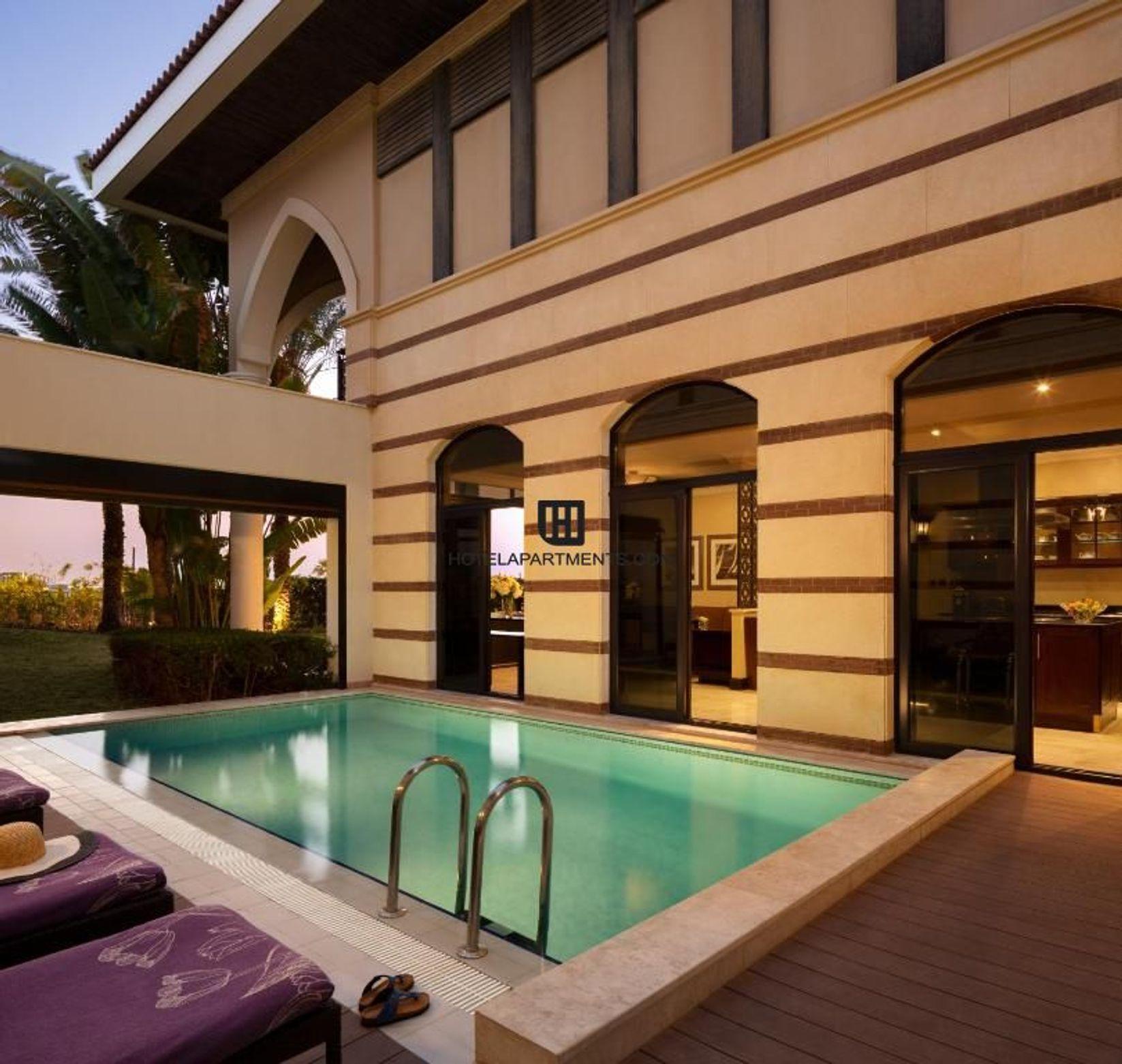 Ultra Luxury Apartment: Four Bedroom Lagoon Villa in The Palm Jumeirah