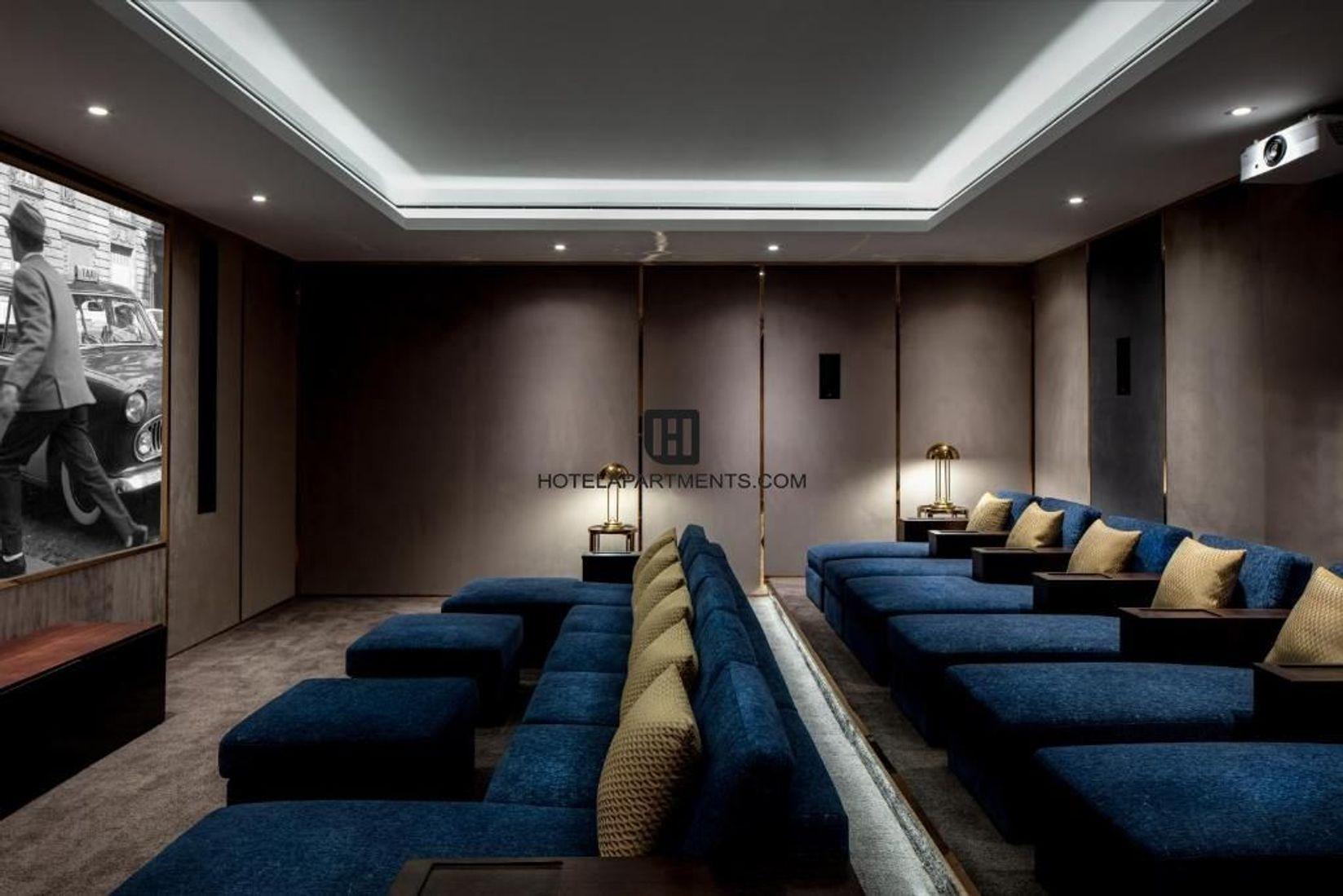 Ultra Luxury Apartment: Luxury Villas with Private Pool in Al Barsha