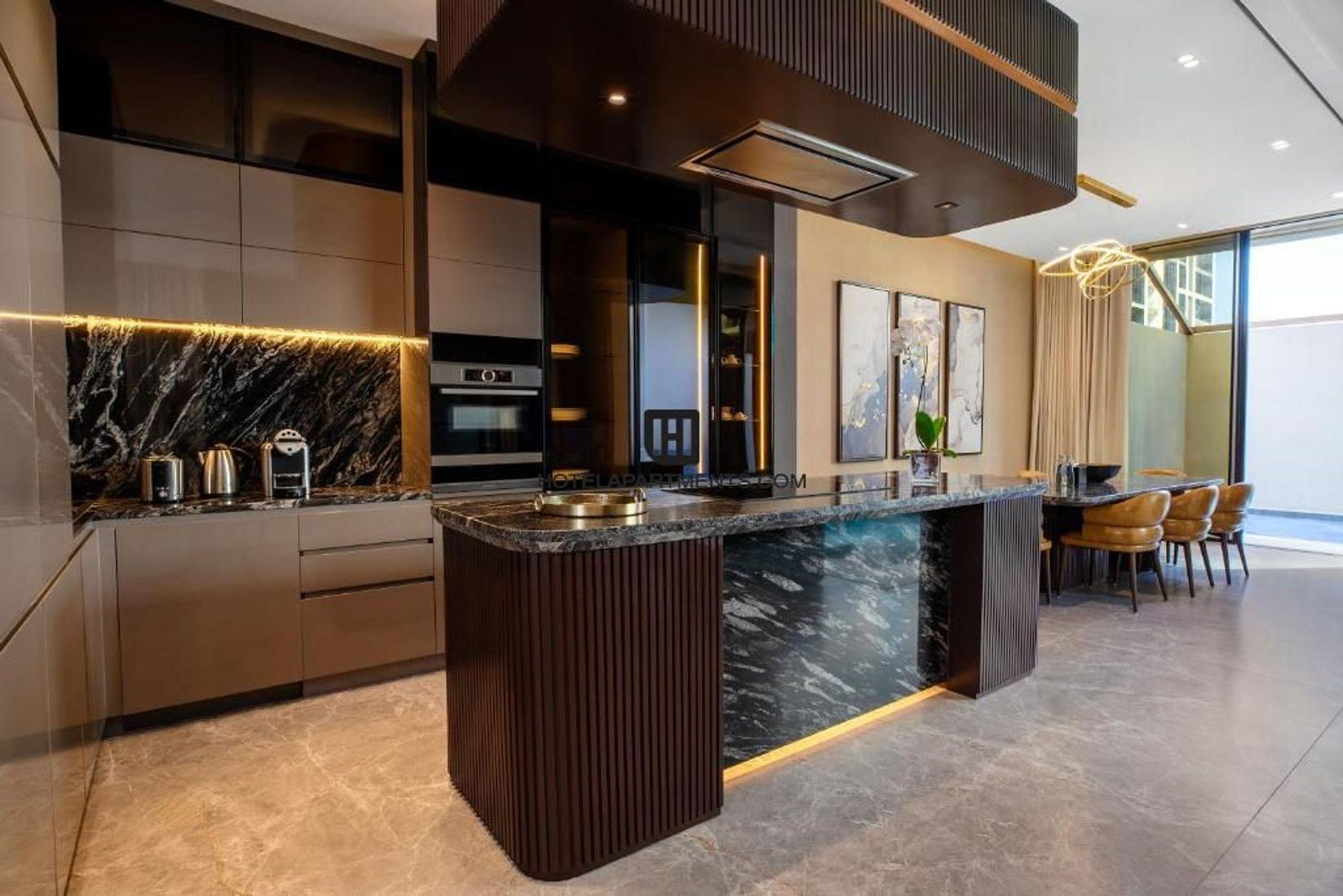 Ultra Luxury Apartment: Luxury Villas with Private Pool in Al Barsha
