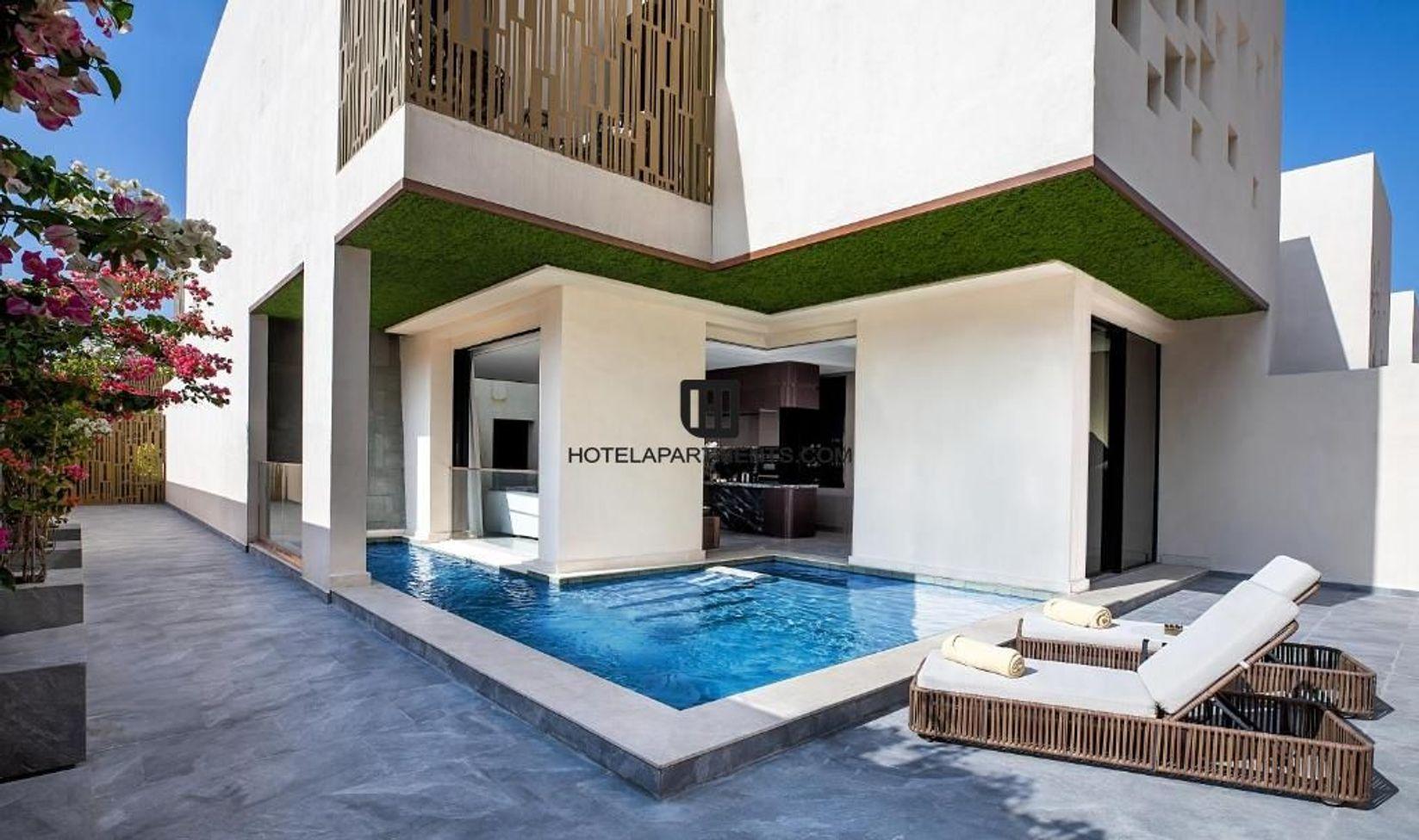 Ultra Luxury Apartment: Luxury Villas with Private Pool in Al Barsha