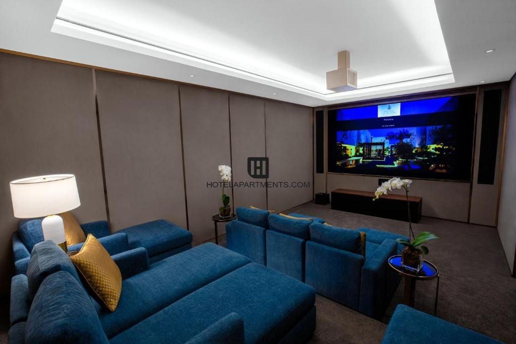 Ultra Luxury Apartment: Luxury Villas with Private Pool in Al Barsha