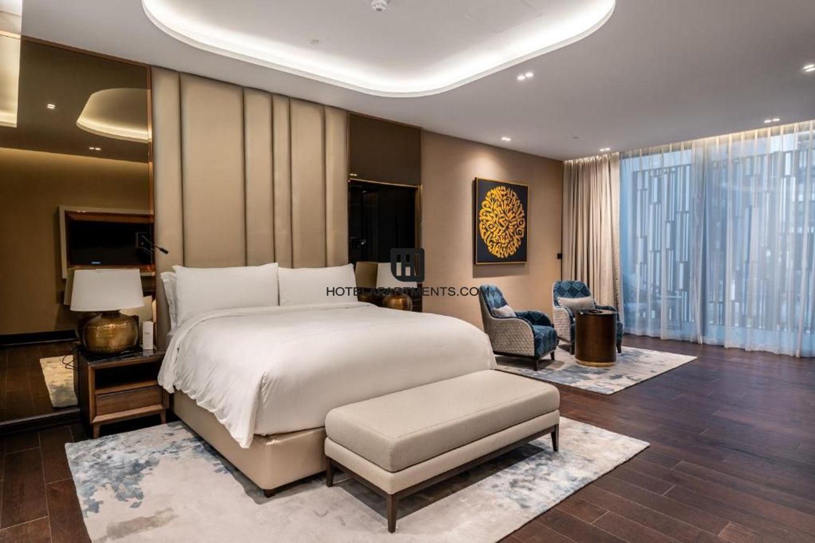 Ultra Luxury Apartment: Luxury Villas with Private Pool in Al Barsha