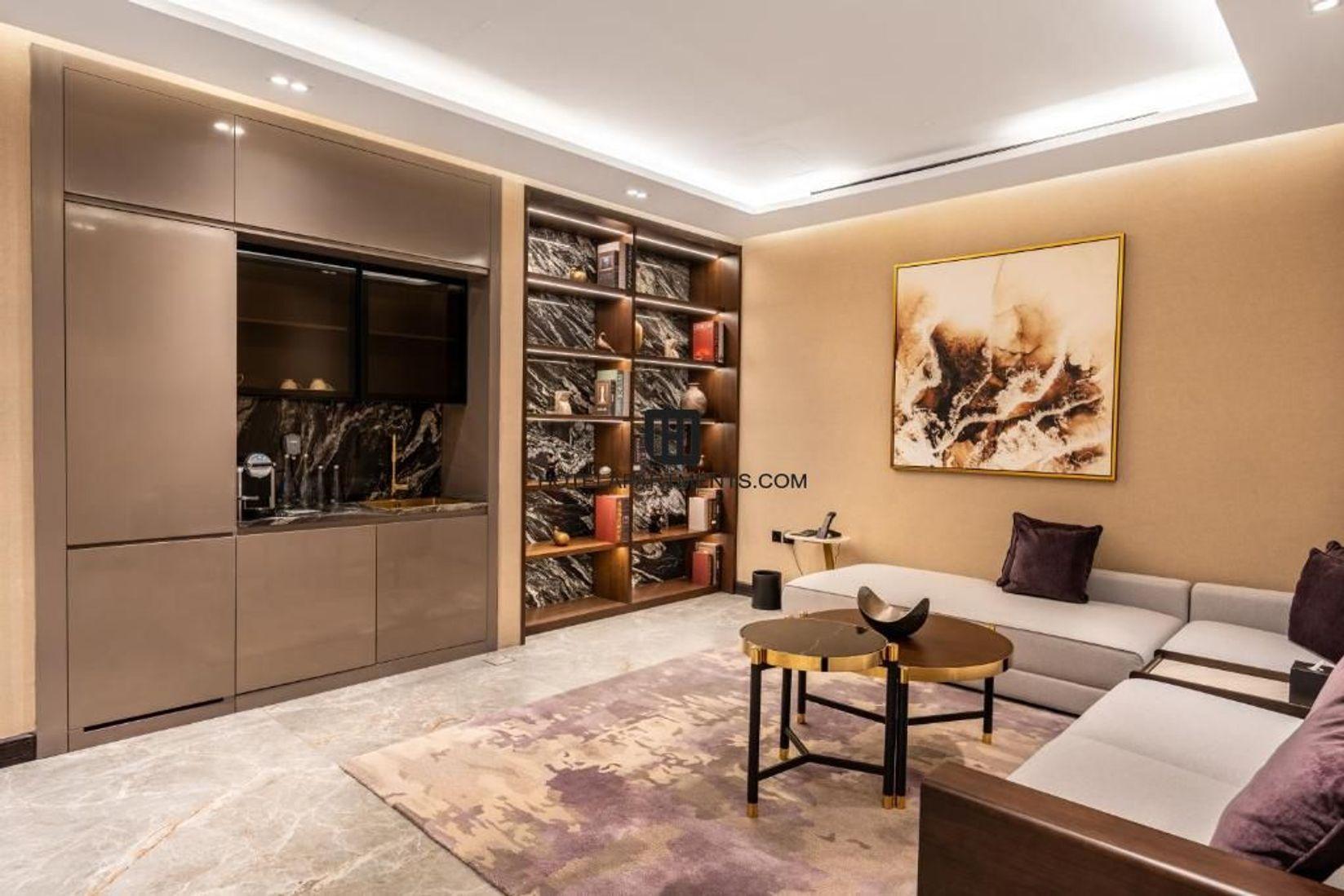 Ultra Luxury Apartment: Luxury Villas with Private Pool in Al Barsha